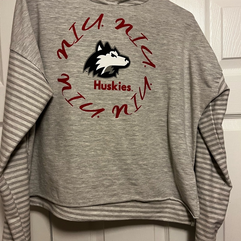 NIU cropped hoodie